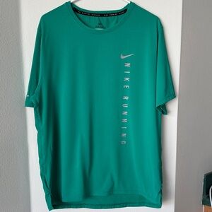 Nike Men's Green Running Tee